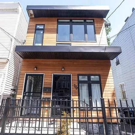 Elegant Apt By Ewr & Pennstation Newark Exterior photo