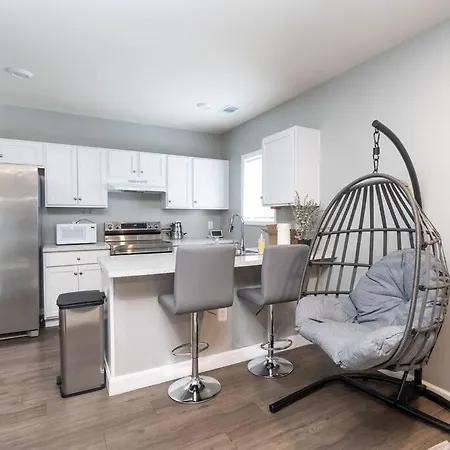 Elegant Apt By Ewr & Pennstation Newark Exterior photo