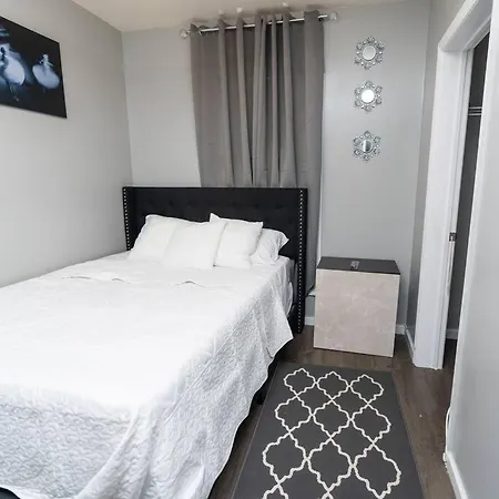 Elegant Apt By Ewr & Pennstation Newark Exterior photo